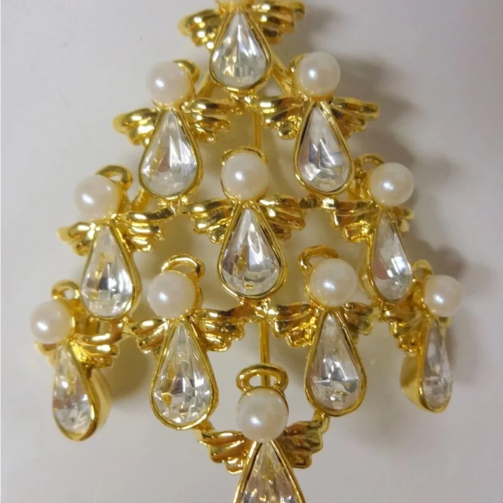 Vintage Signed BW Butler & Wilson Elegant Gold Angel ChristmasTree Pearl Brooch